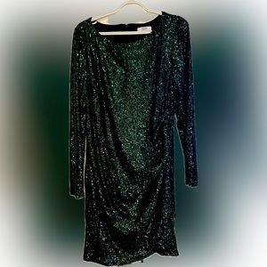HOLIDAY EMERALD GREEN DRESS - XL (size 12-14)